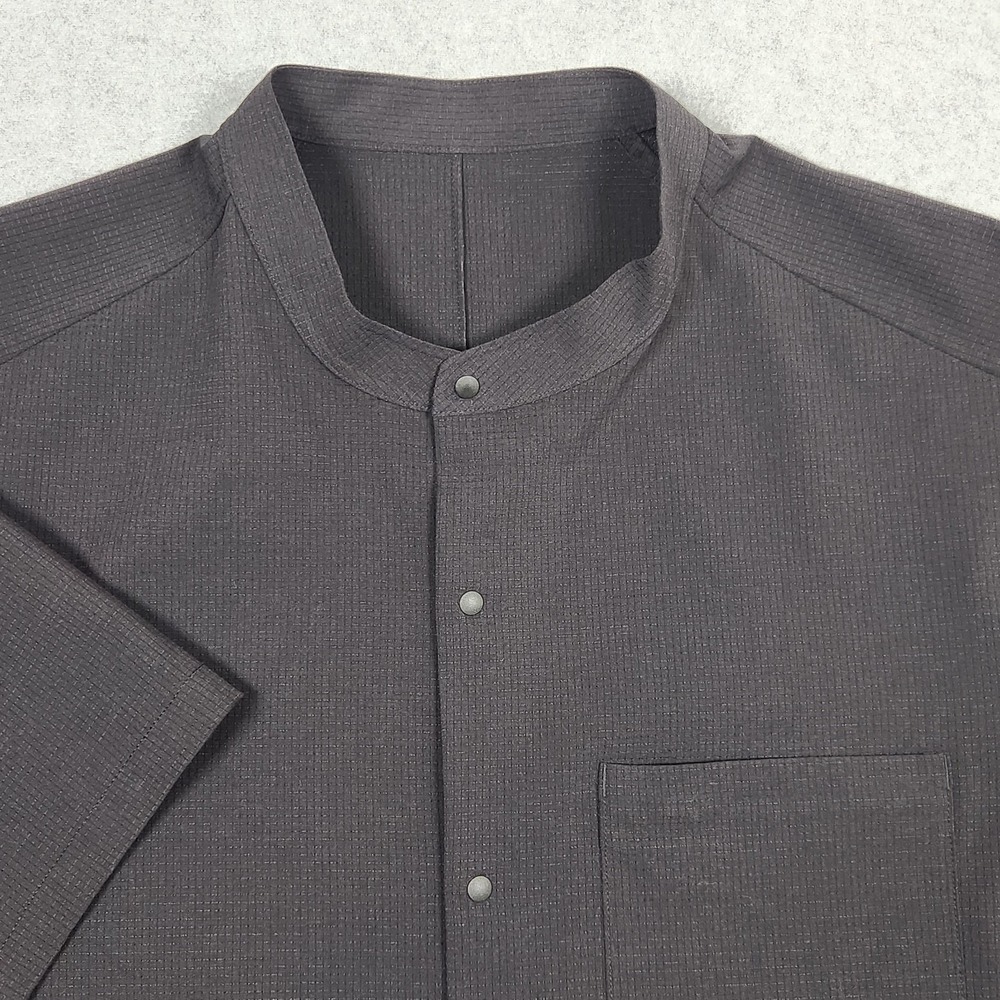 Lululemon Shirt Large Black Daily Drift Snap Collarless Stretch Performance